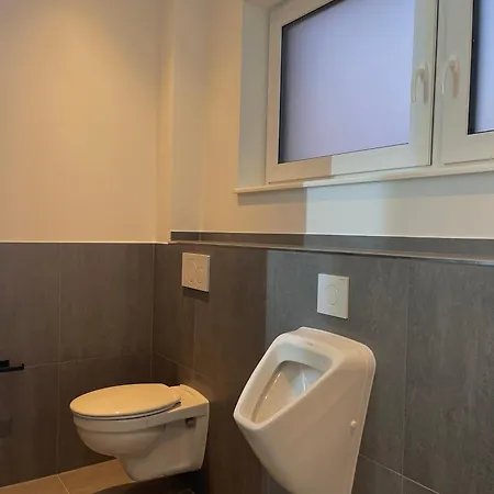 公寓 A & B Und -zimmervermietung