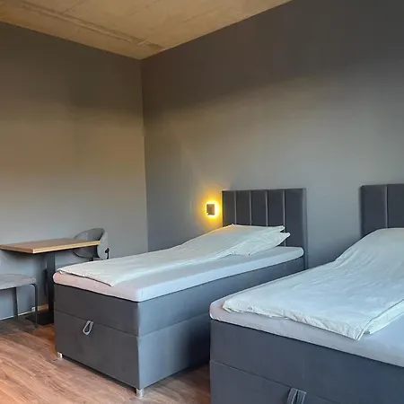 A & B Und -zimmervermietung *