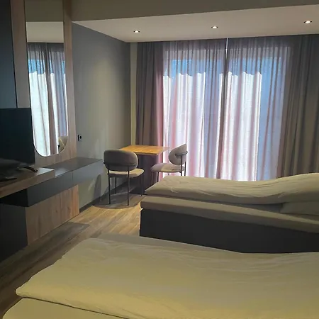 A & B Und -zimmervermietung