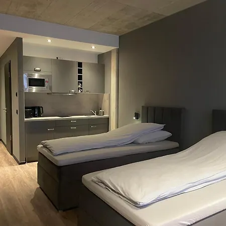 A & B Und -zimmervermietung *