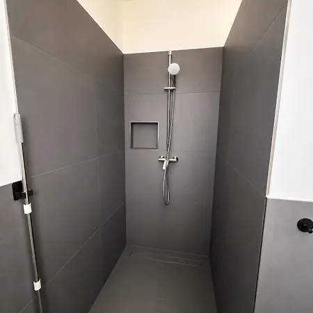 Apartament A & B Und -zimmervermietung *